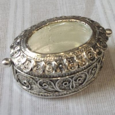 Кутија провидним поклопцем